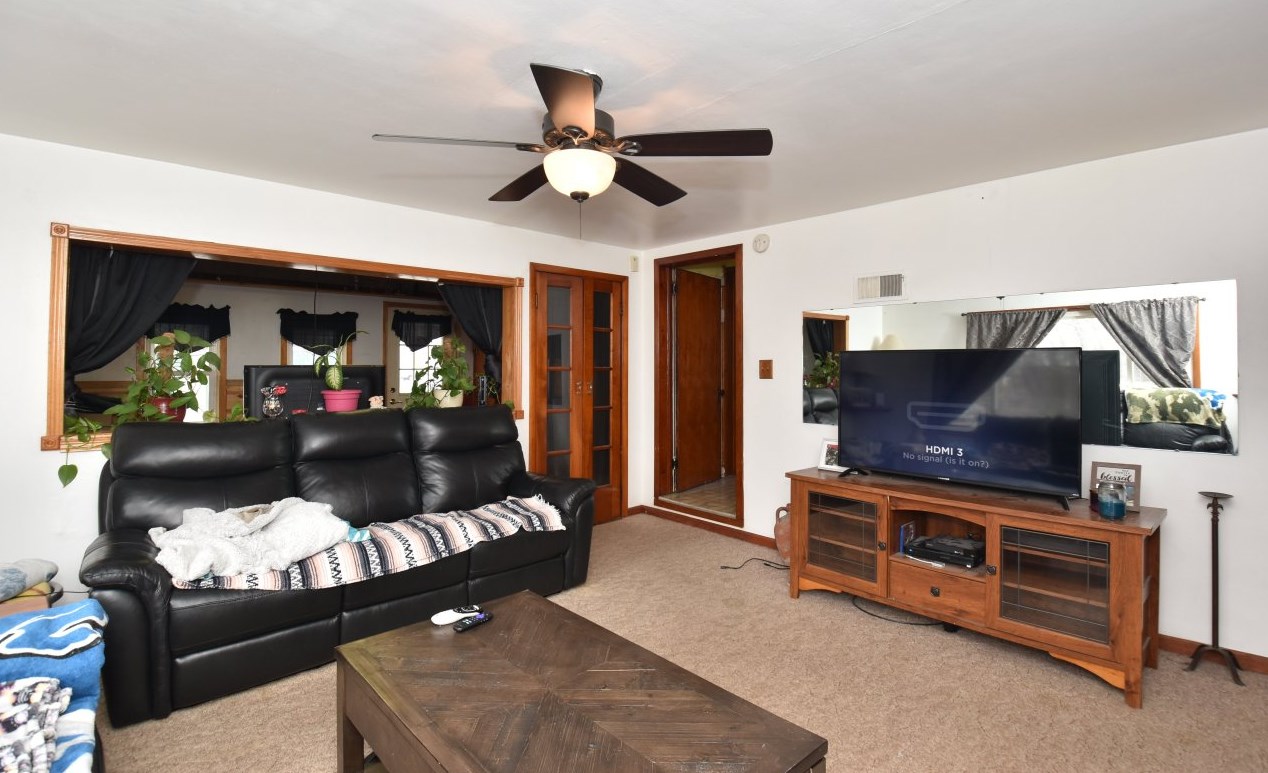 907 Blake Ave, South Milwaukee, WI 53172-3831