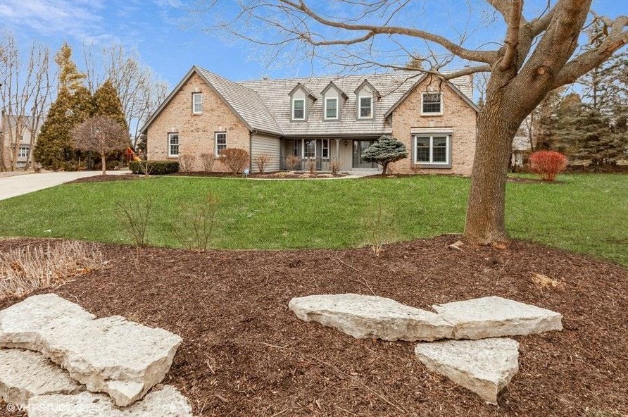 20670 Bartlett Ct, Brookfield, WI 53045-1728