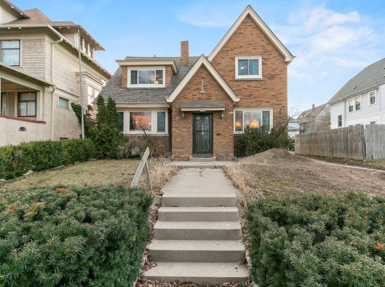 1749 N 47th St, Milwaukee, WI 53208