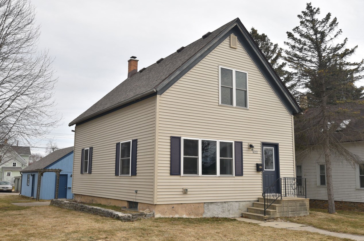 522 Michigan St, Port Washington, WI 53074-2116