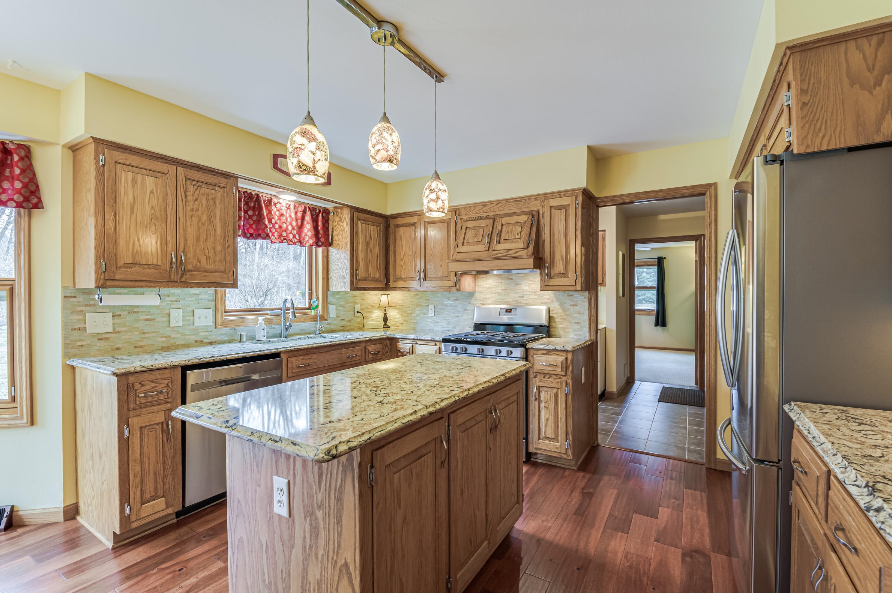 1858 White Pines Trl, Richfield, WI 53076-9676
