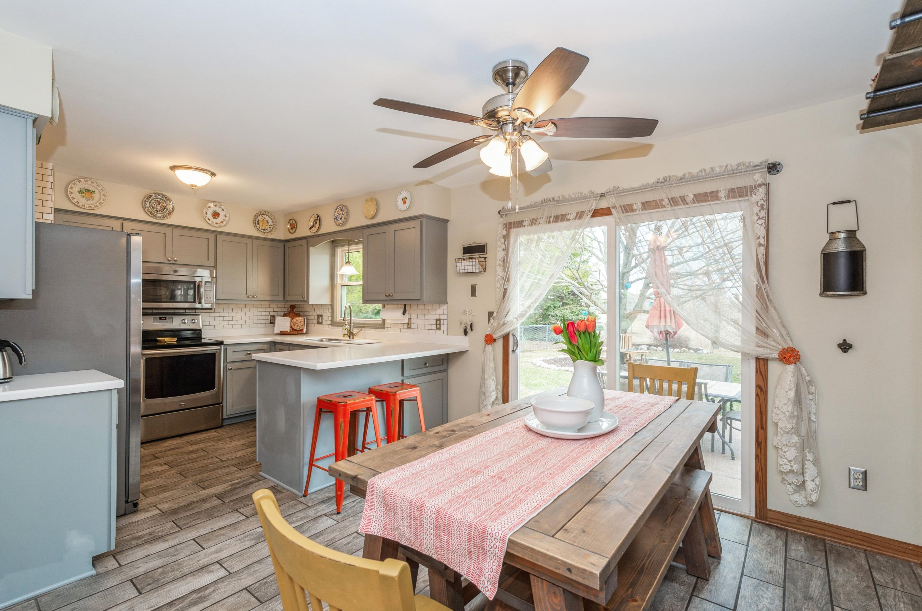 1010 Oakwood Rd, Oak Creek, WI 53154-5620