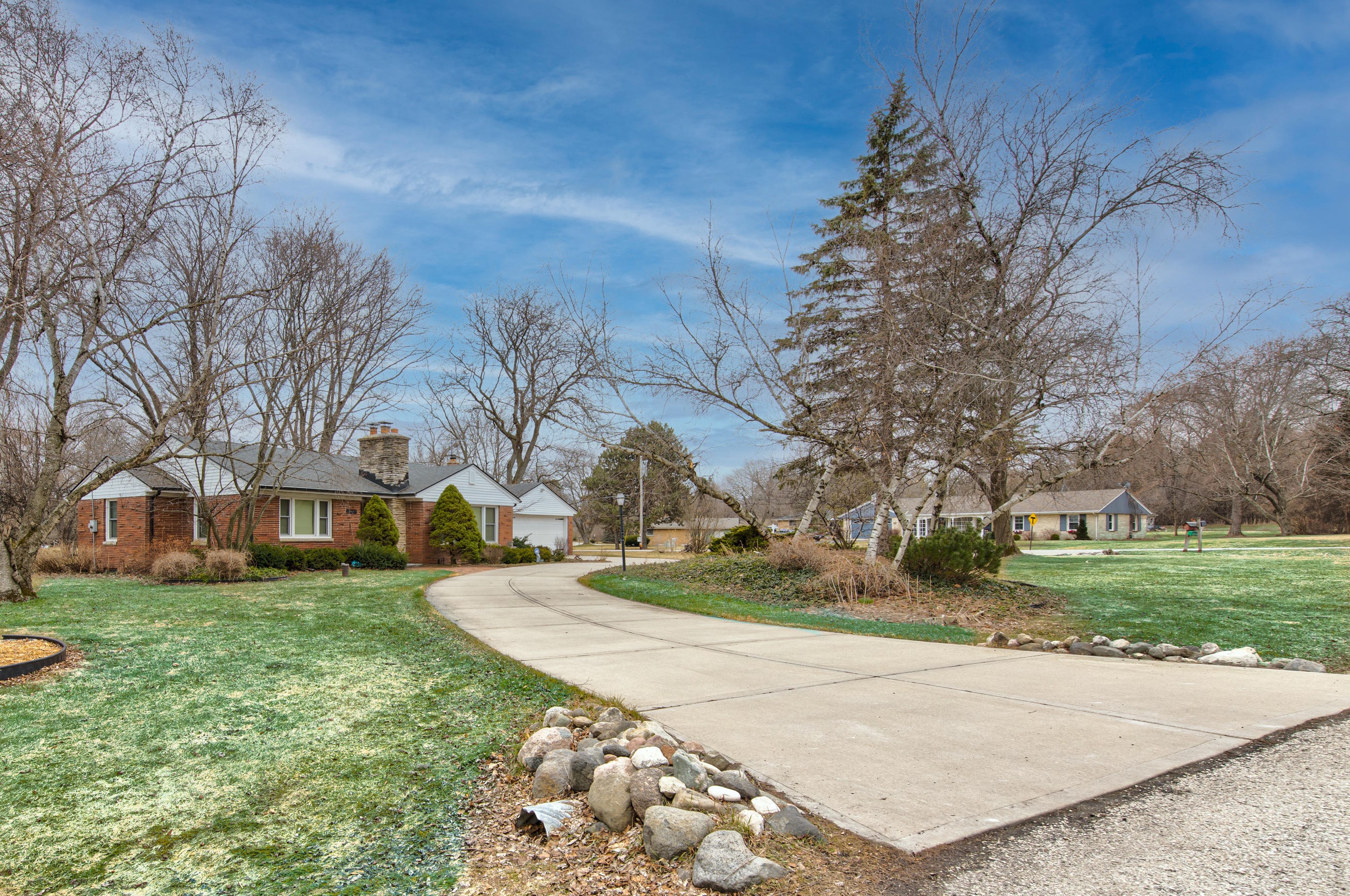 16115 Brentwood Dr, Brookfield, WI 53005-1048