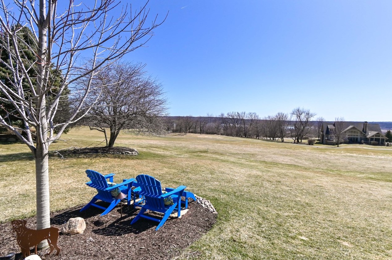 1341 Masters Rd, Lake Geneva, WI 53147