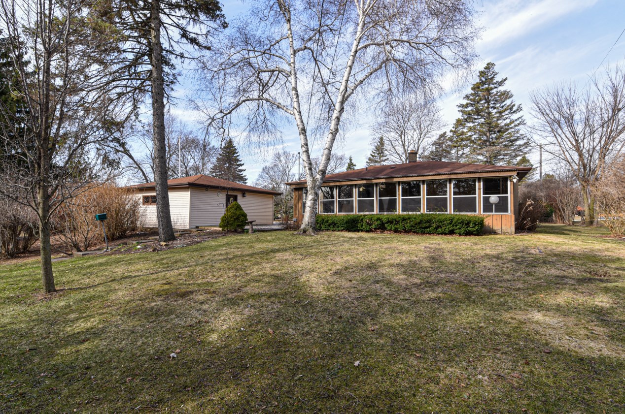 2417 Ole Davidson Rd, Racine, WI 53405-1535