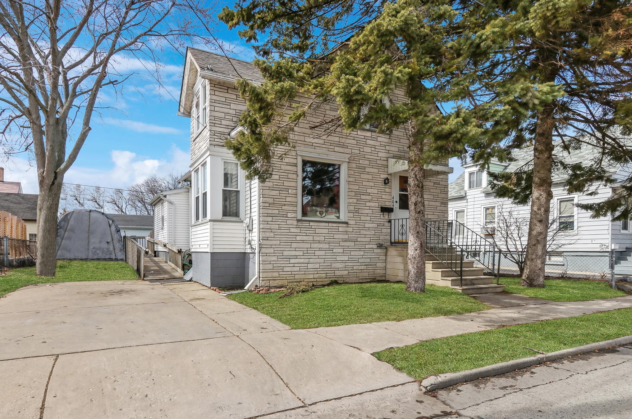 4048 10th Ave, Kenosha, WI 53140