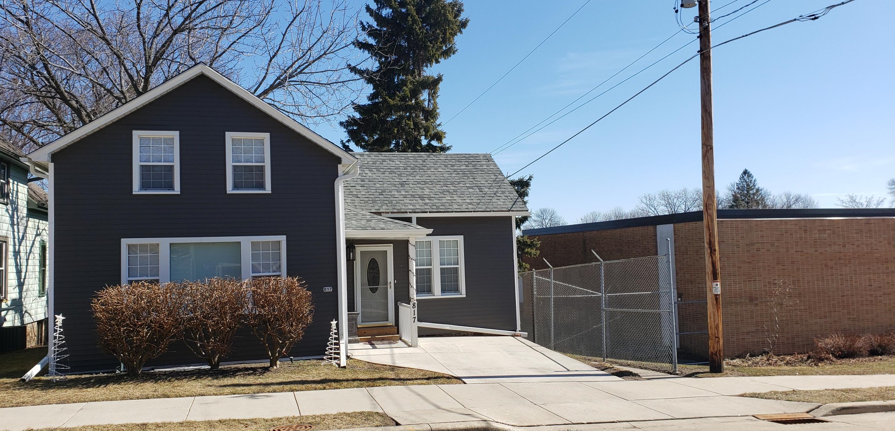 817 5th St, Sheboygan, WI 53081-4108