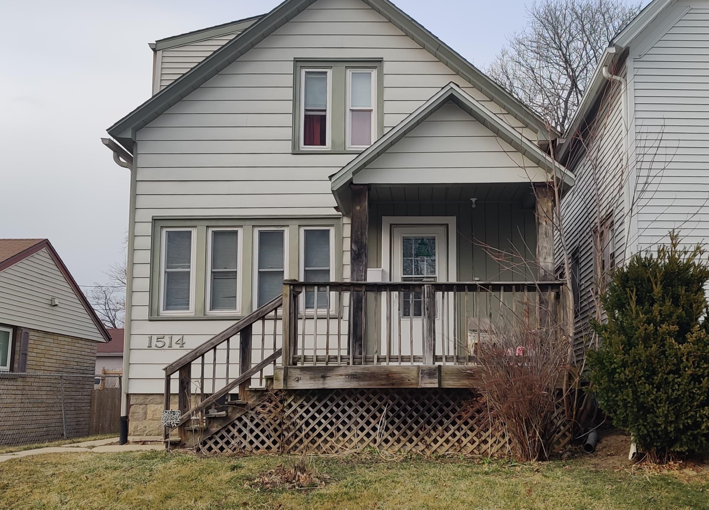1514 Pine St, South Milwaukee, WI 53172-1543
