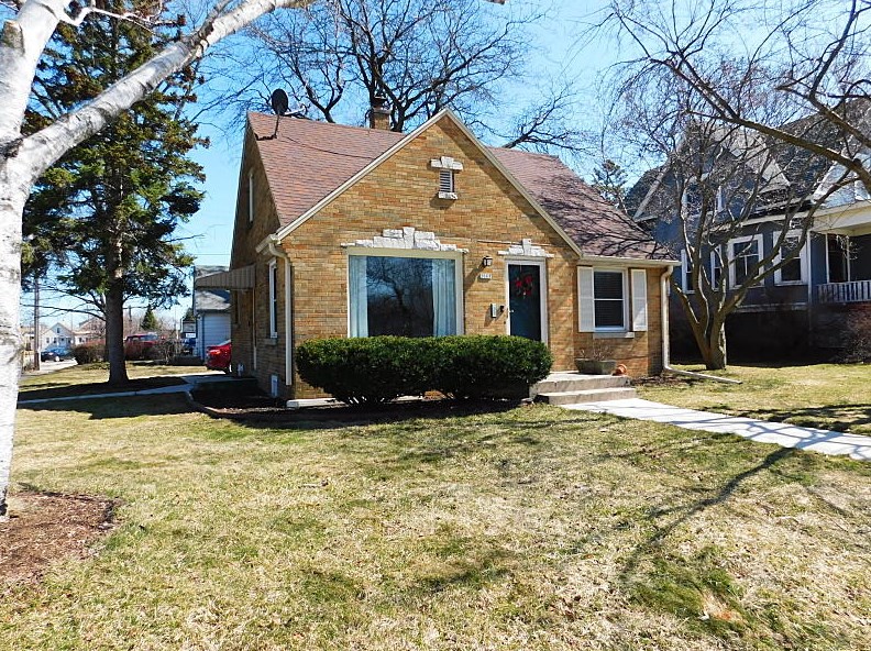 3668 S 1st St, Milwaukee, WI 53207