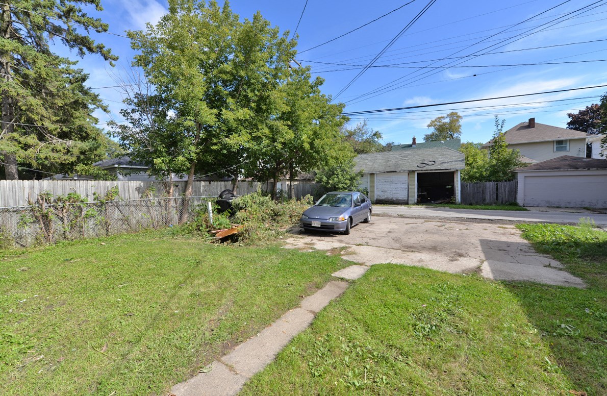 1645 Flett Ave, Racine, WI 53405-3535
