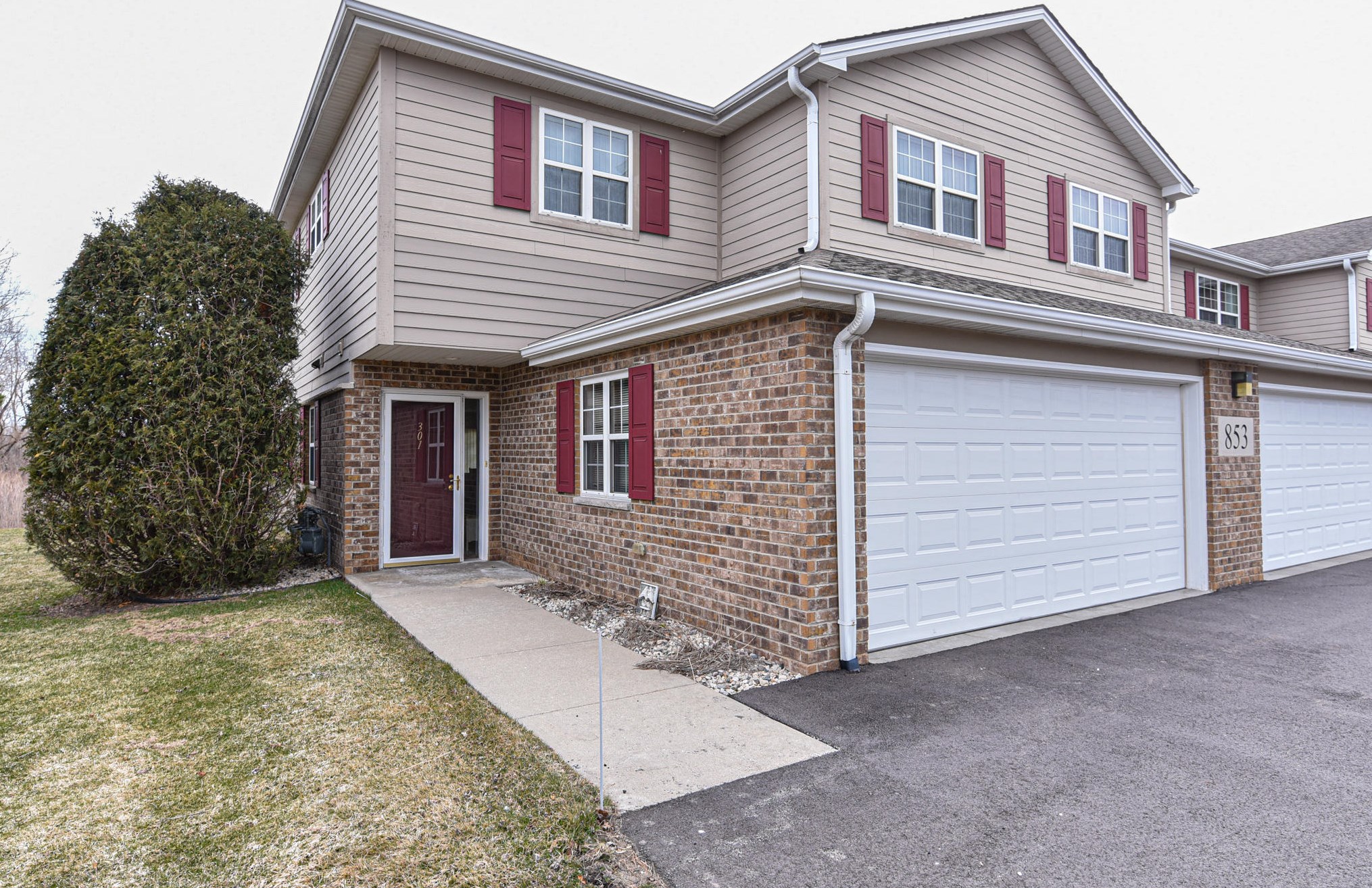 853 Stonefield Dr, Racine, WI 53406-6500