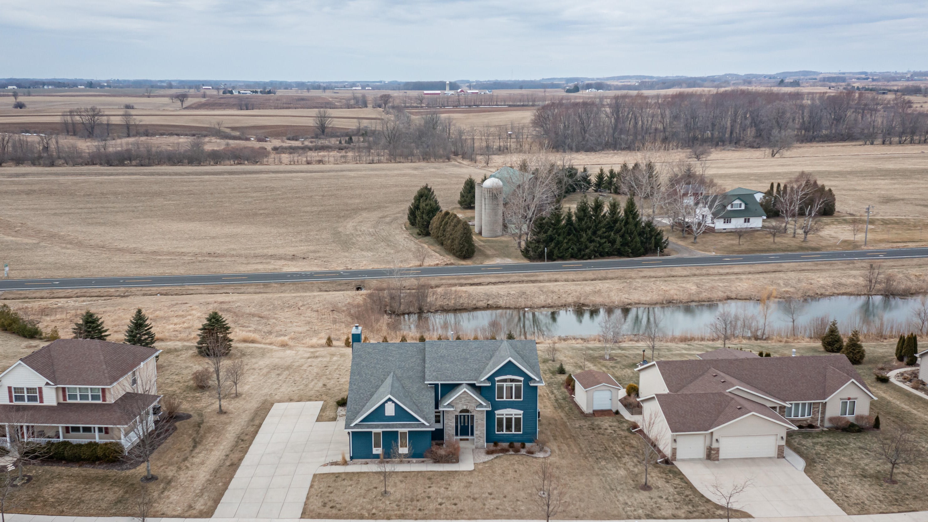 257 La Roche Ln, Belgium, WI 53004-9441