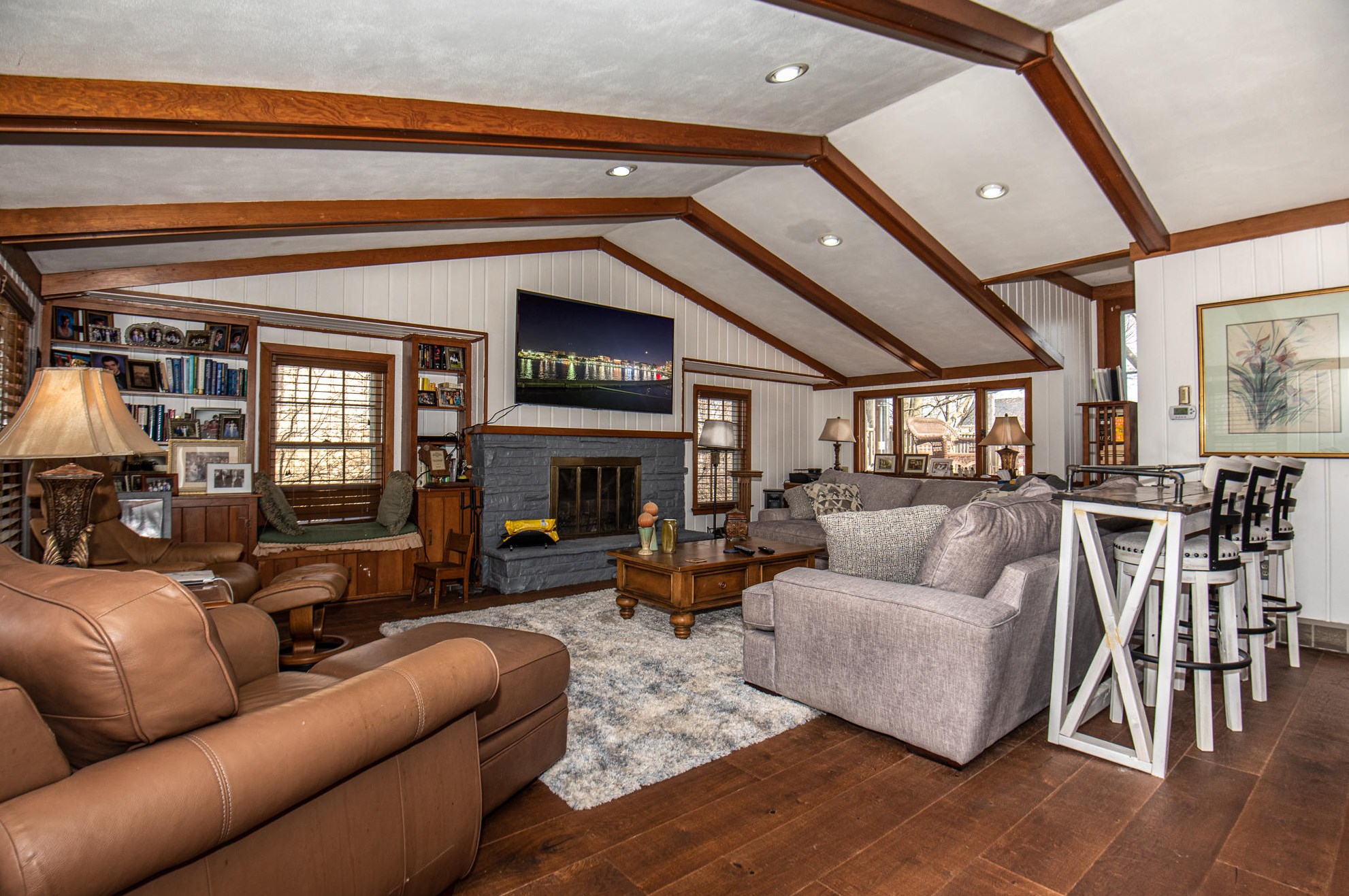 715 Russet St, Racine, WI 53405-2357