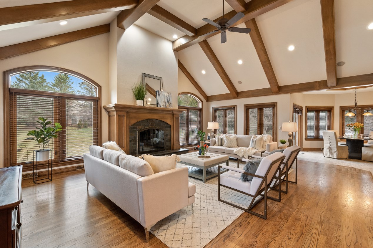 11417 N Canterbury Dr, Thiensville, WI 53092