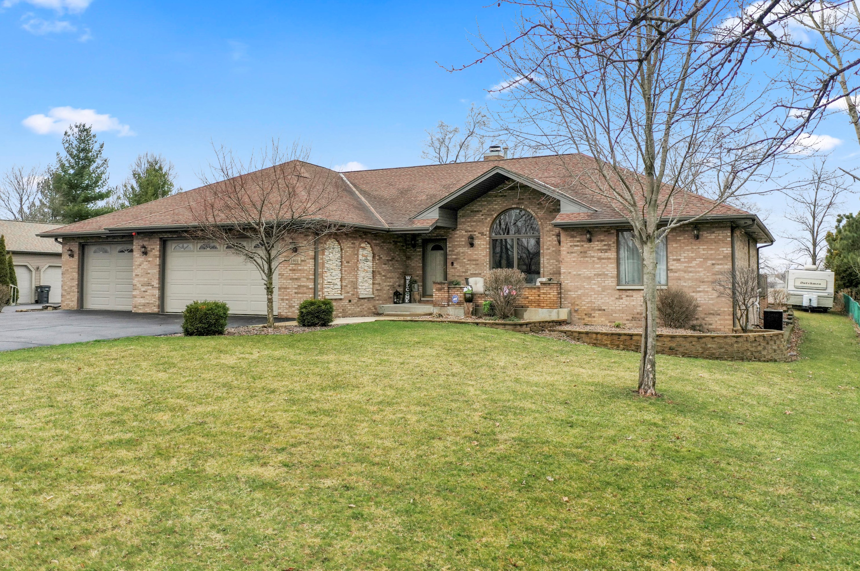 1934 Esch Rd, Twin Lakes, WI 53181