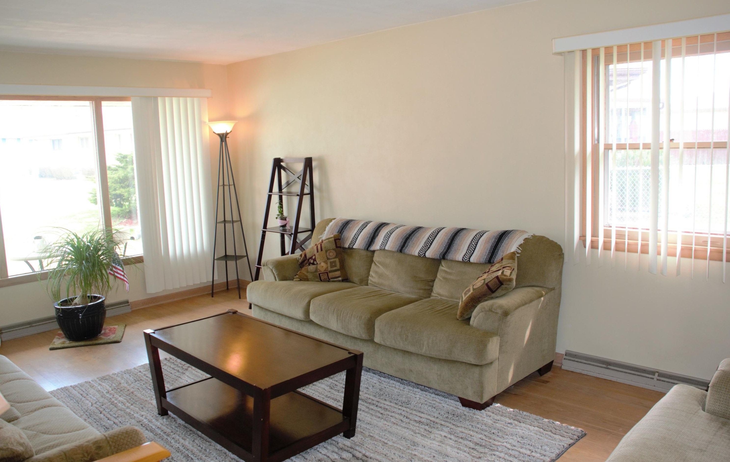 2204 Savoy Cir, Racine, WI 53404-1921