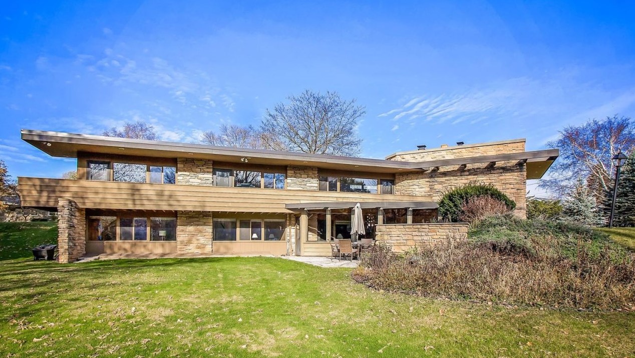 623 Mayflower Ave, Sheboygan, WI 53083-4214