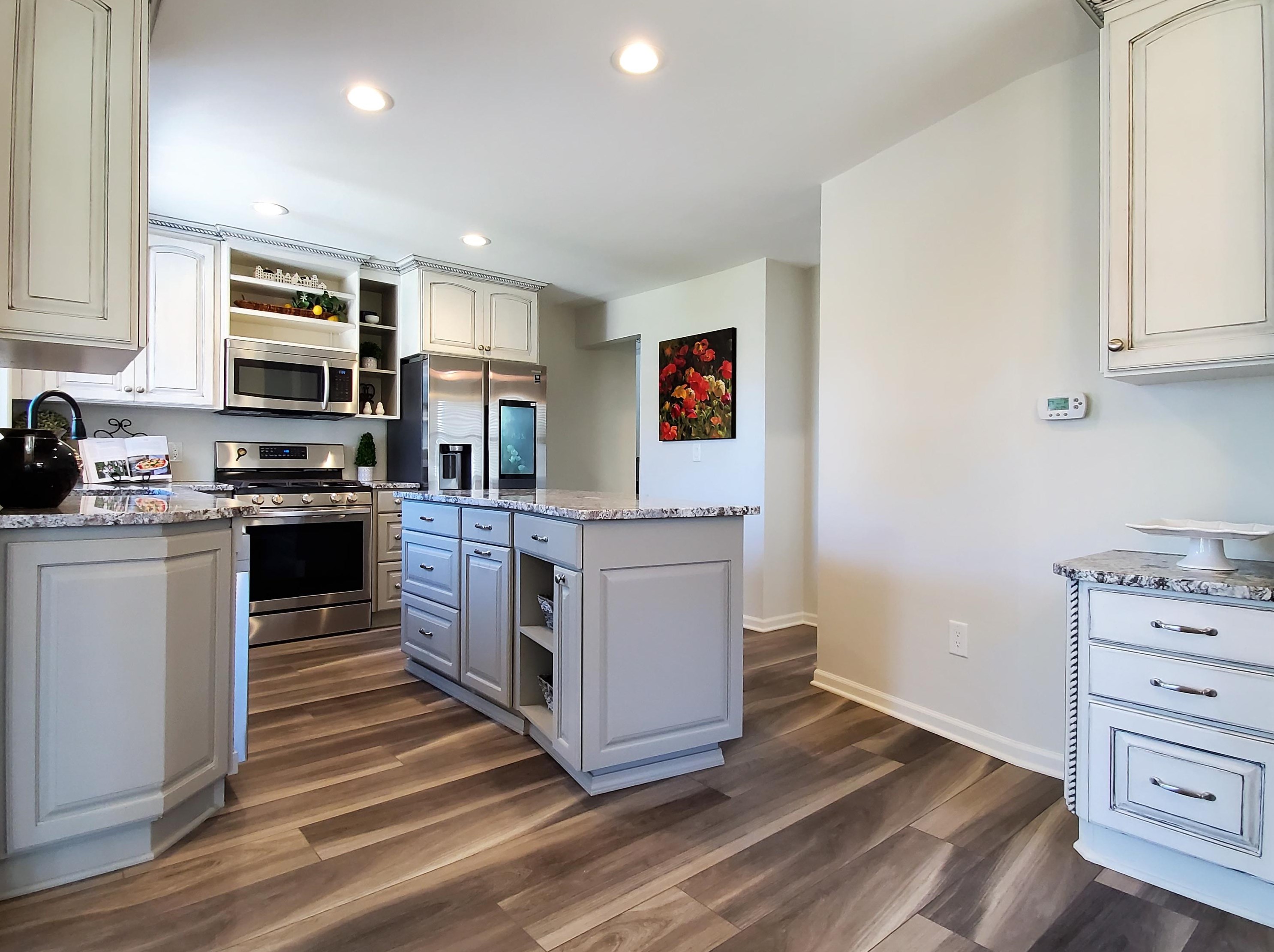 758 Glacier Rd, Pewaukee, WI 53072-2318