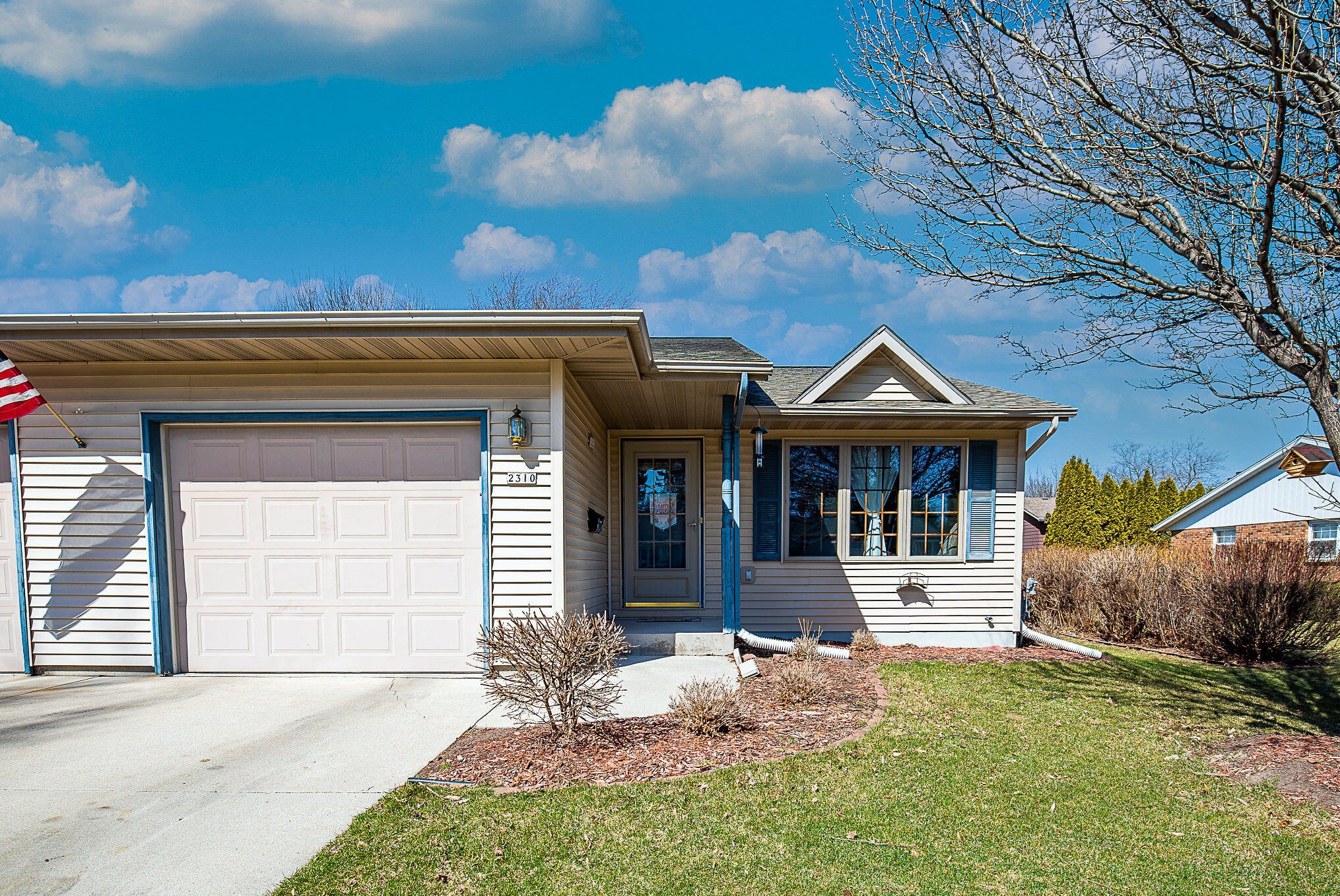 2310 Camelot Blvd, Sheboygan, WI 53081