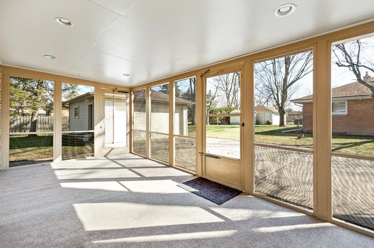 11140 Upham Ave, Hales Corners, WI 53130-1240