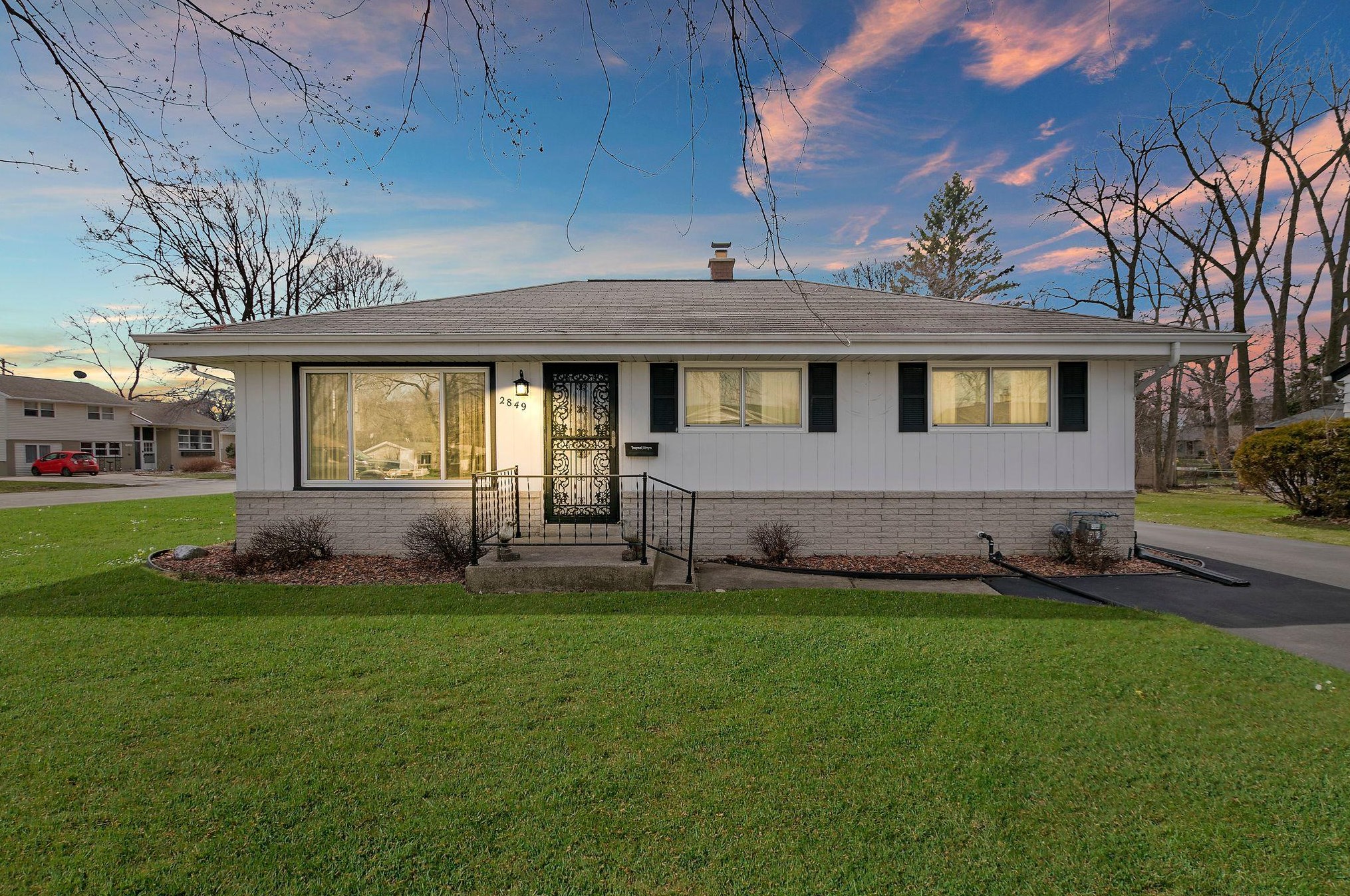 2849 Arrowhead St, Racine, WI 53402-1109