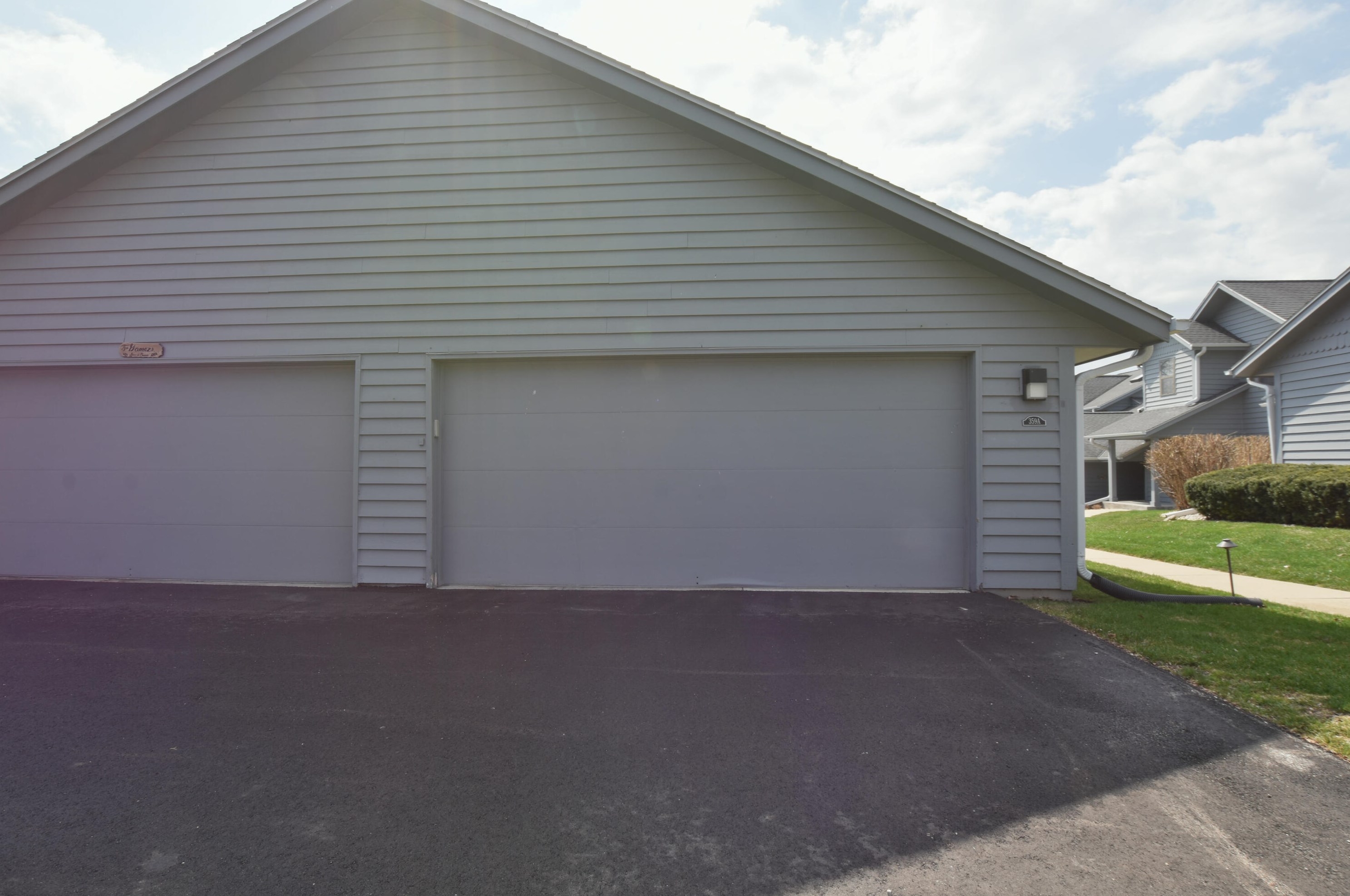 359 Lexington Ct, Pewaukee WI  53072-3995 exterior