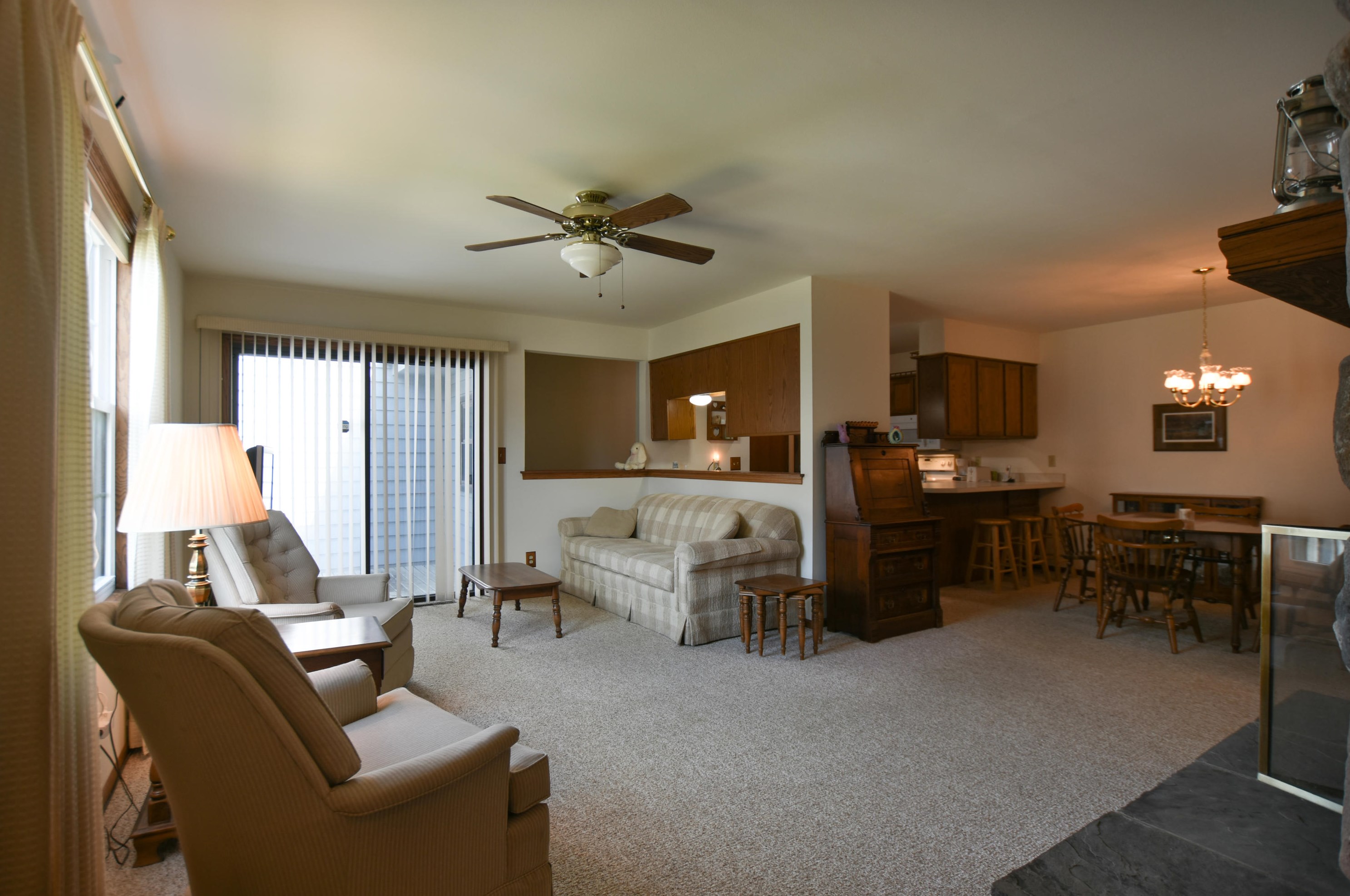 359 Lexington Ct, Pewaukee, WI 53072-3995