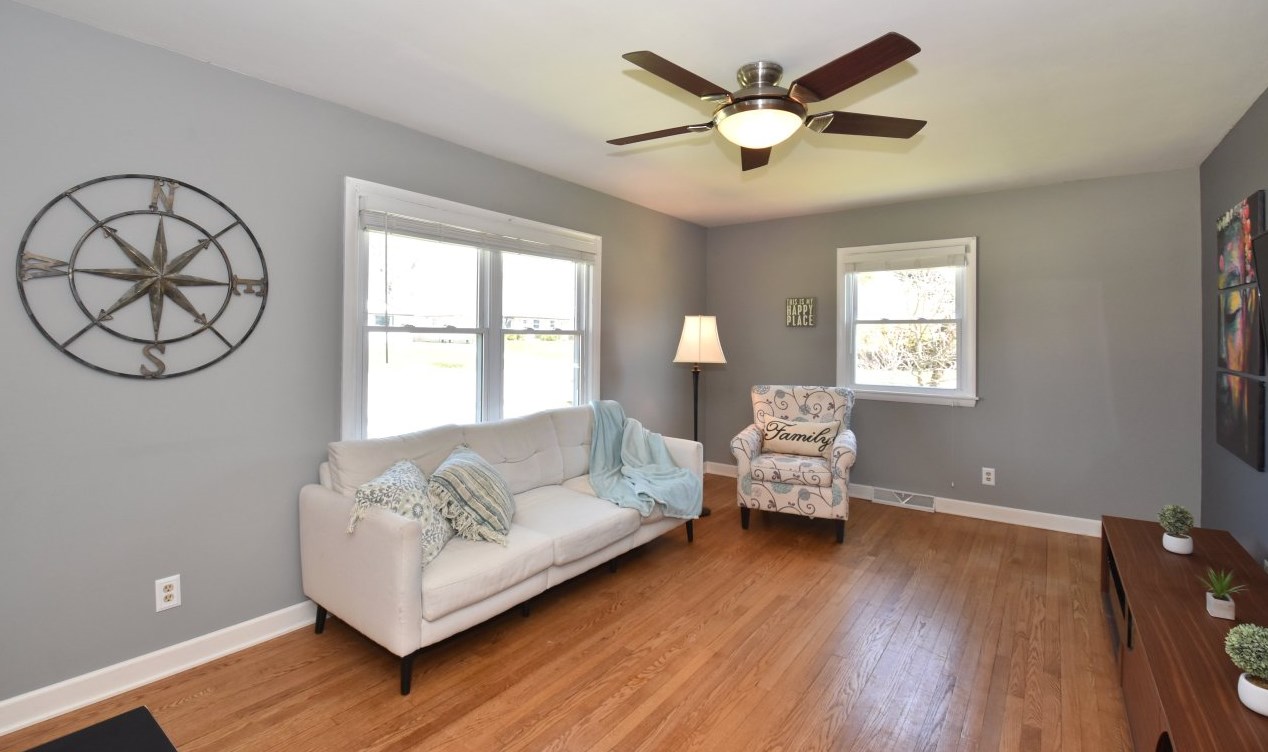 121 Spring St, Grafton, WI 53024-1715