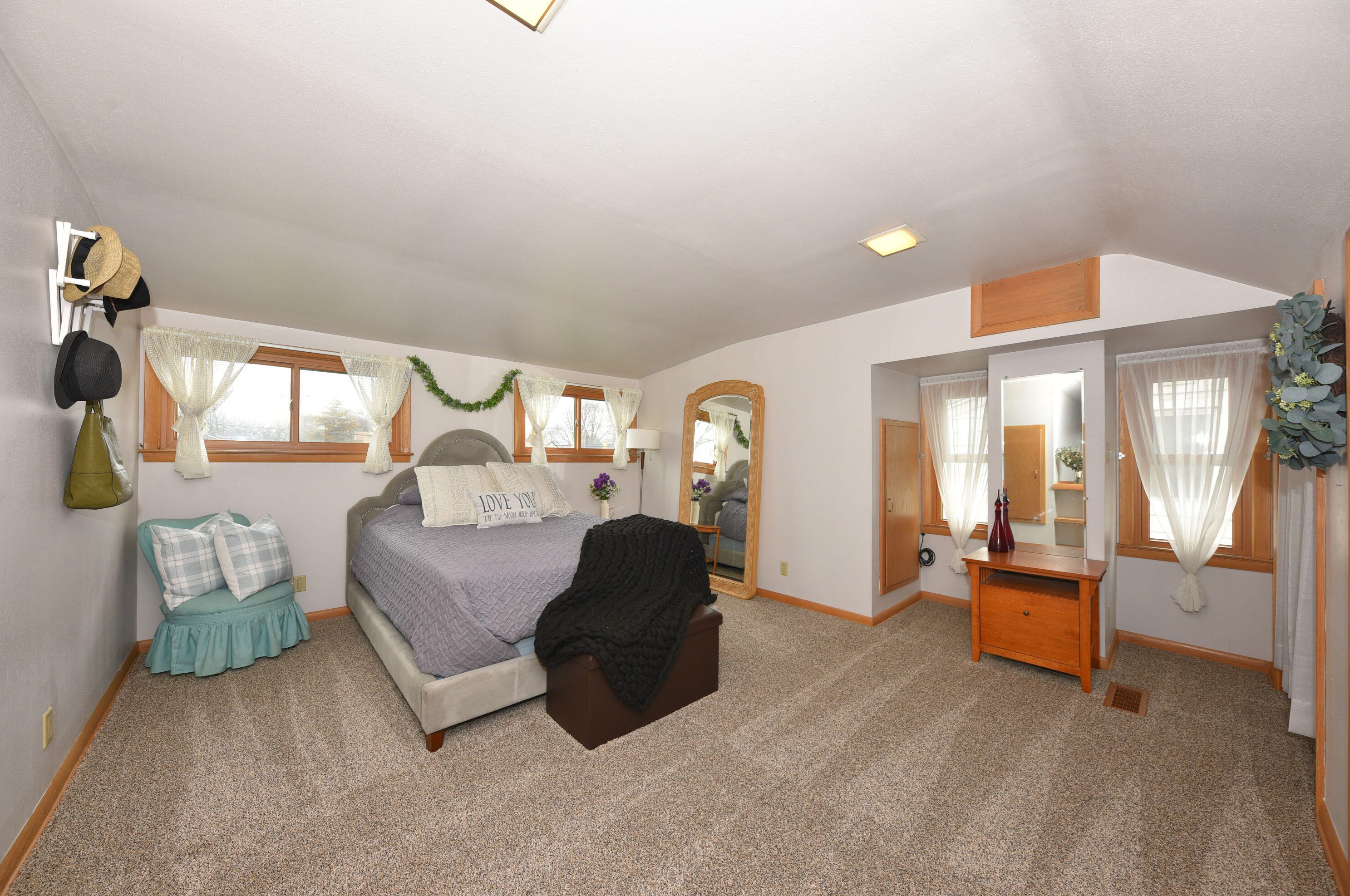 3329 89, Milwaukee WI 53227-4525 exterior