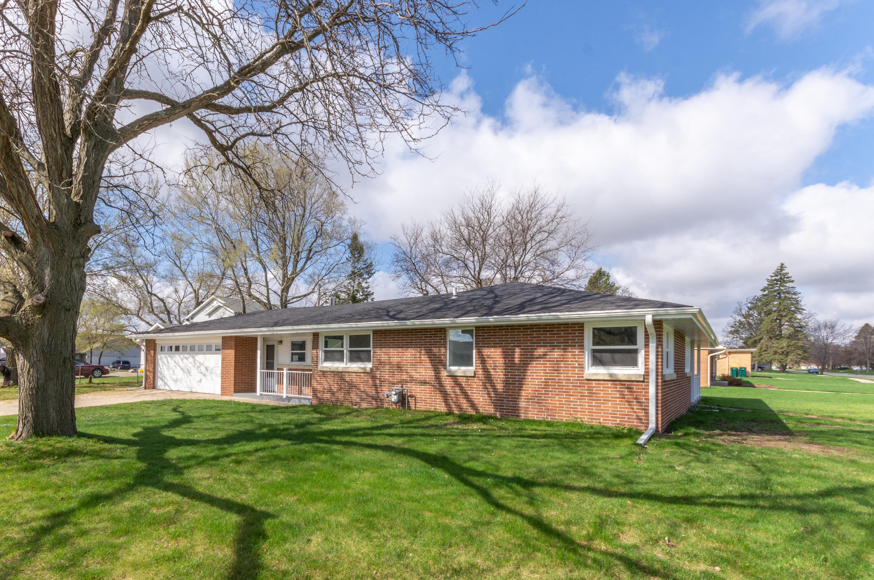 201 Rockwell St, Elkhorn, WI 53121-1630