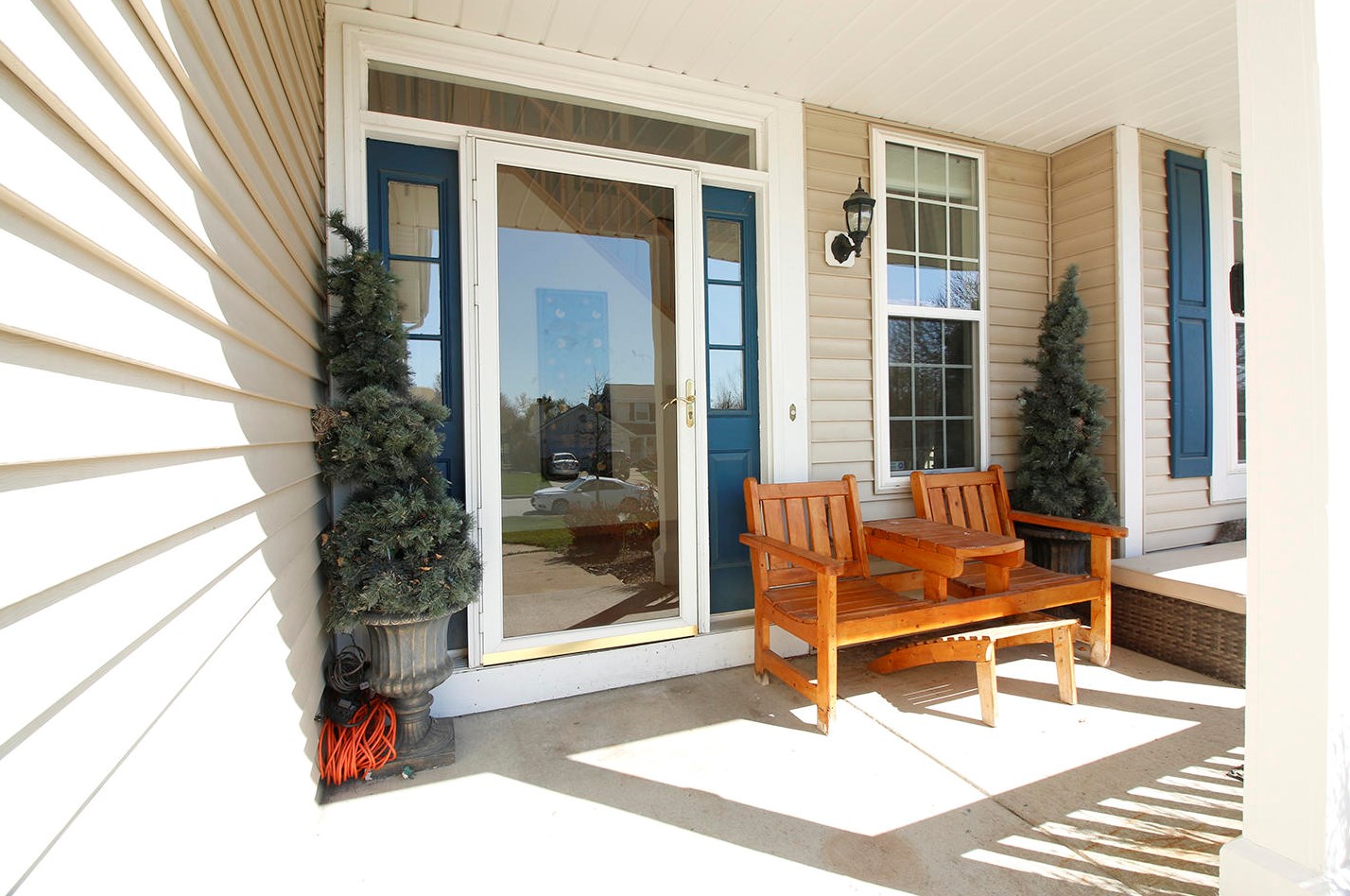 3902 Anthony Dr, Hales Corners, WI 53132-7807
