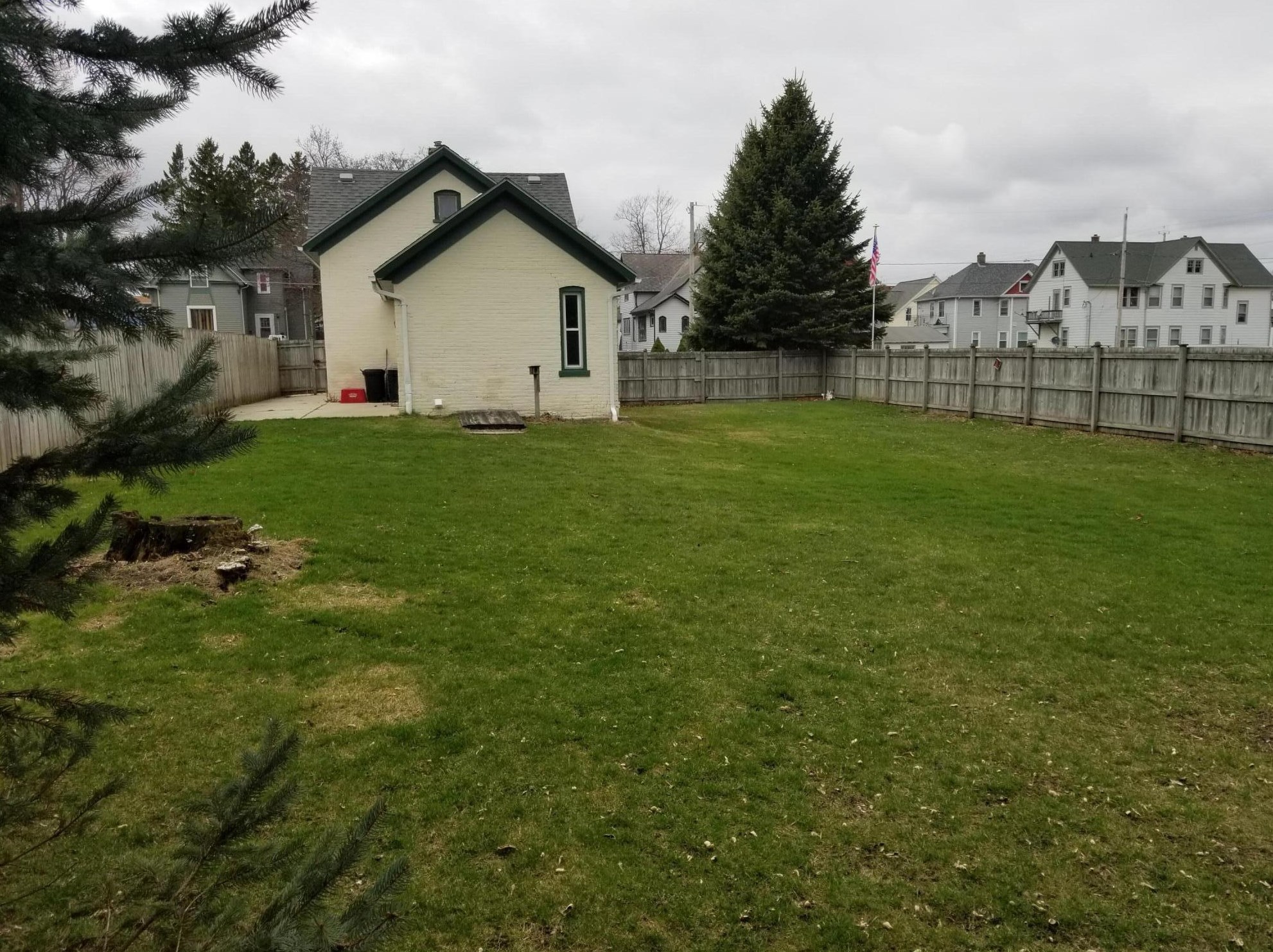 1115 S 12th St, Manitowoc, WI 54220