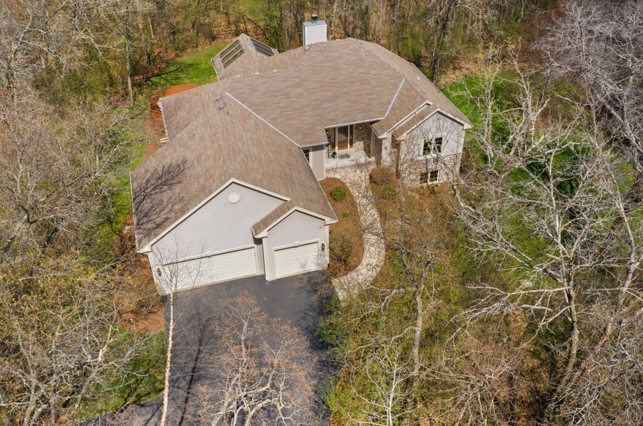 109 Ferris Dr, North Prairie, WI 53153
