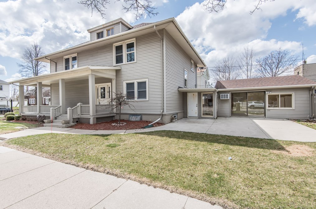 706 9th St, Sheboygan, WI 53081-4516