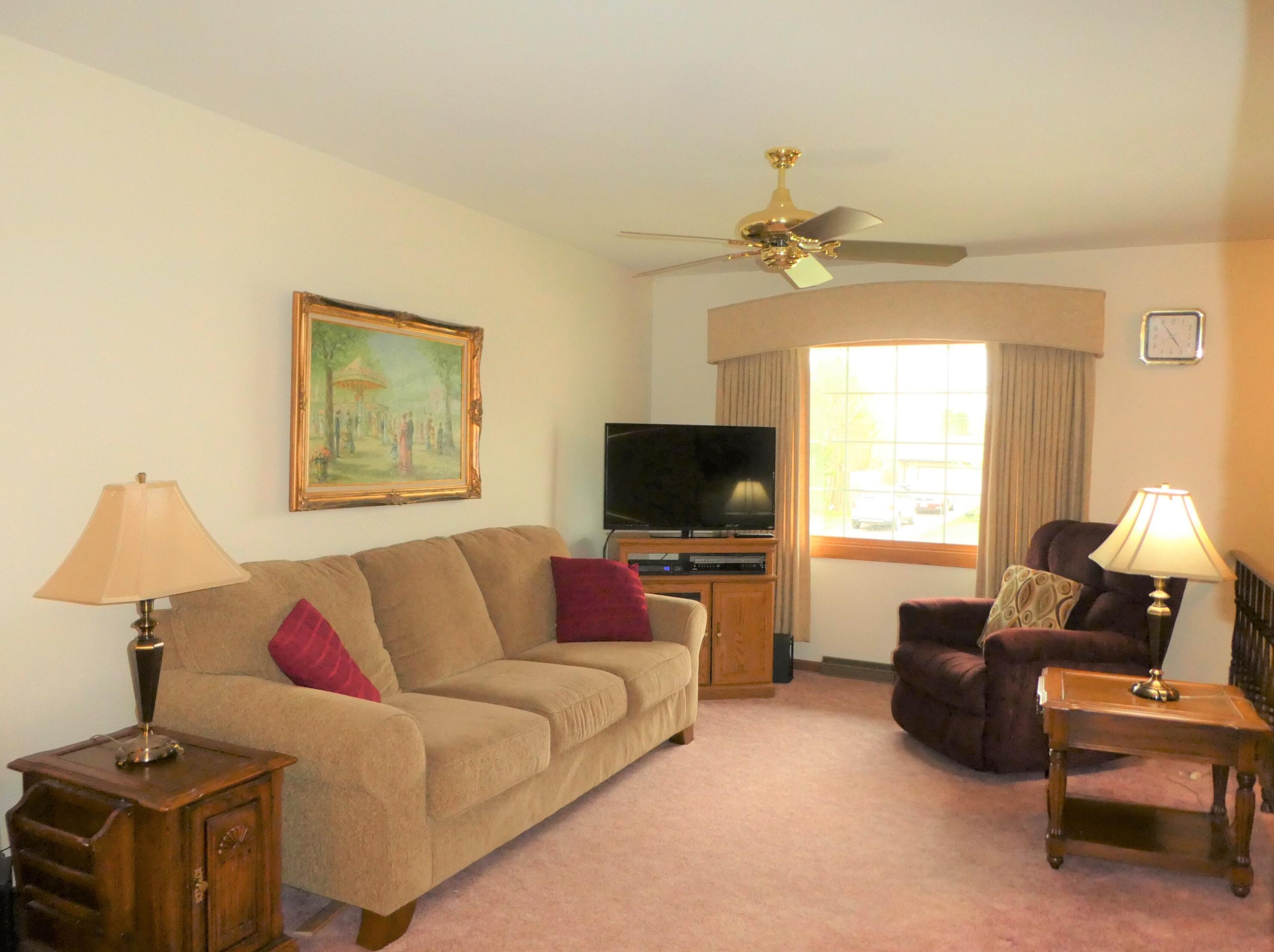 9500 Hulda Dr, Sturtevant, WI 53177