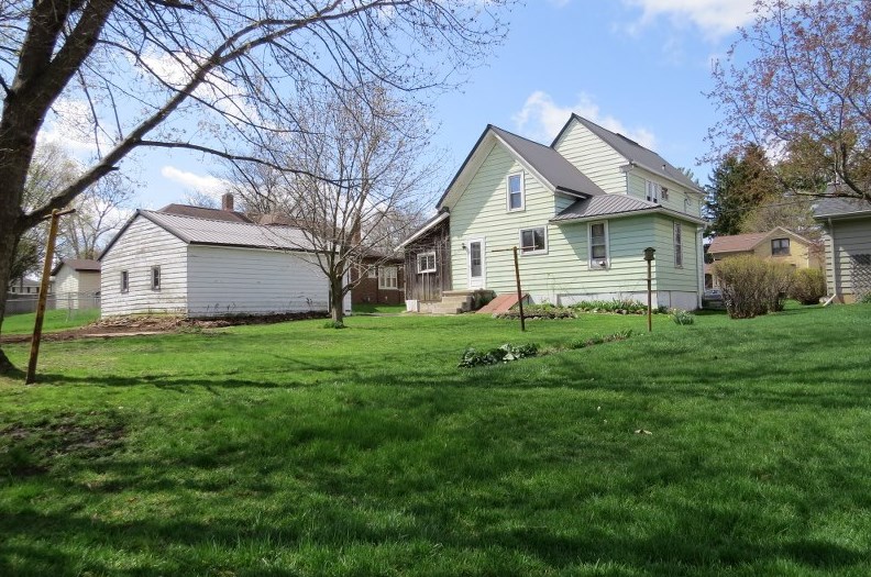 513 N Montgomery St, Watertown, WI 53098
