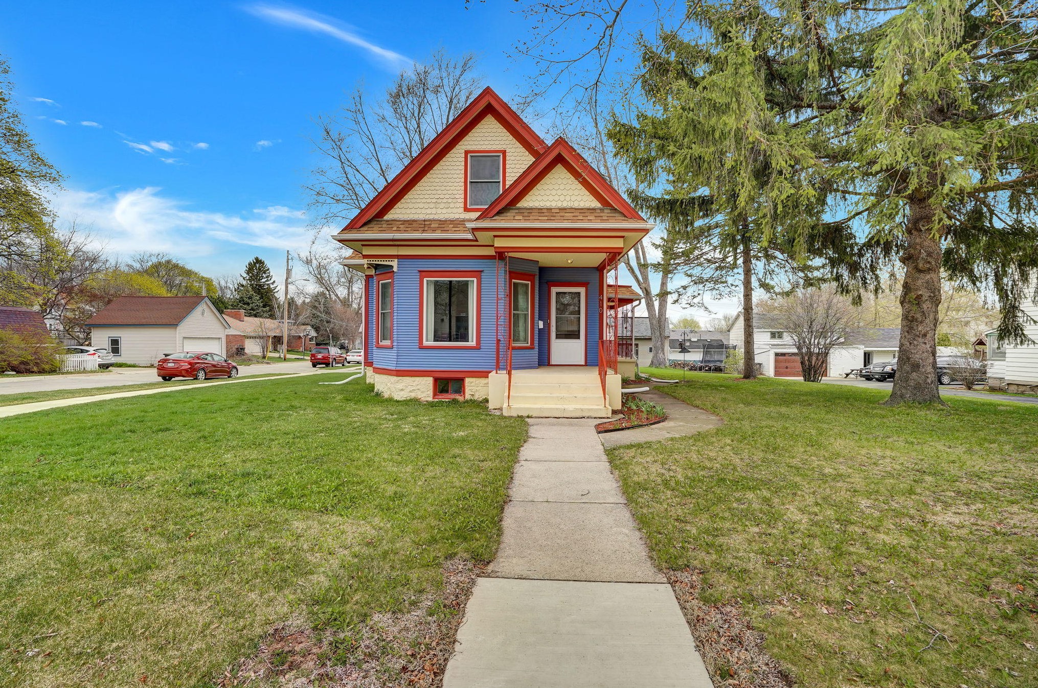 410 W Main St, Waterford, WI 53185