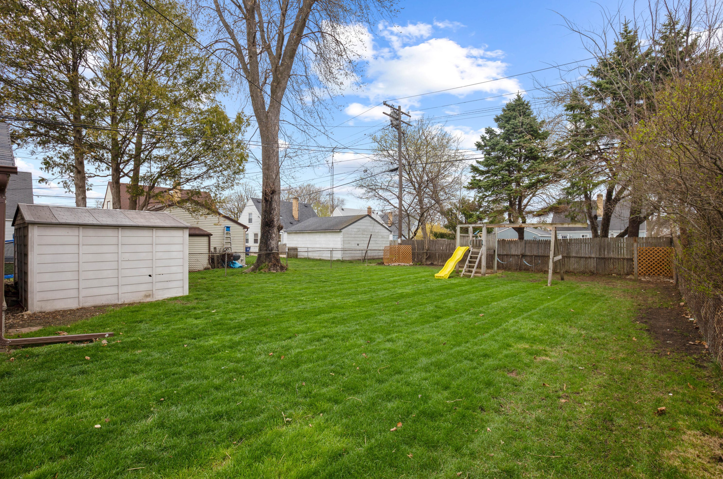 2113 Blaine Ave, Racine, WI 53405-4121
