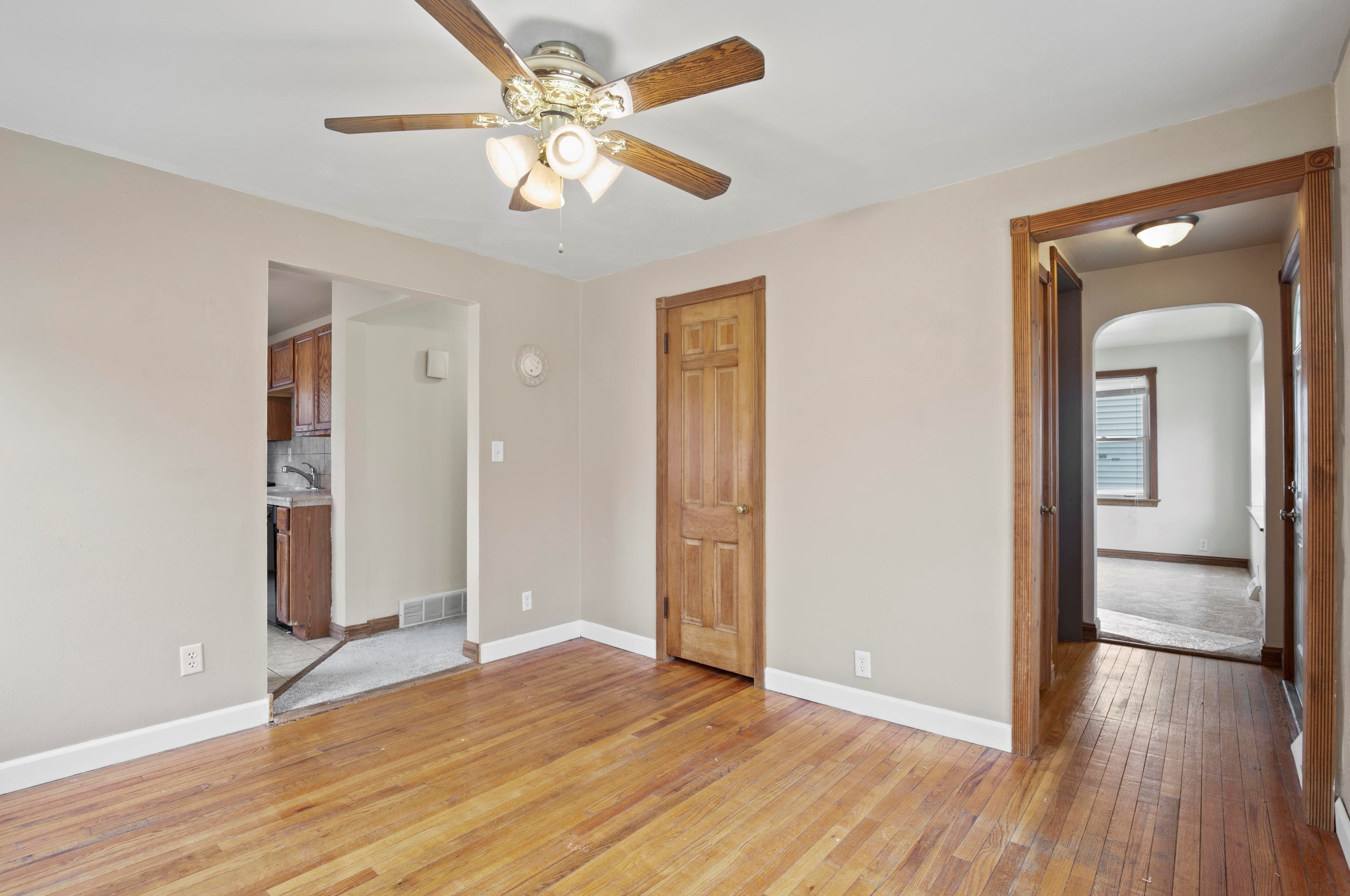 2113 Blaine Ave, Racine WI 53405-4121 exterior