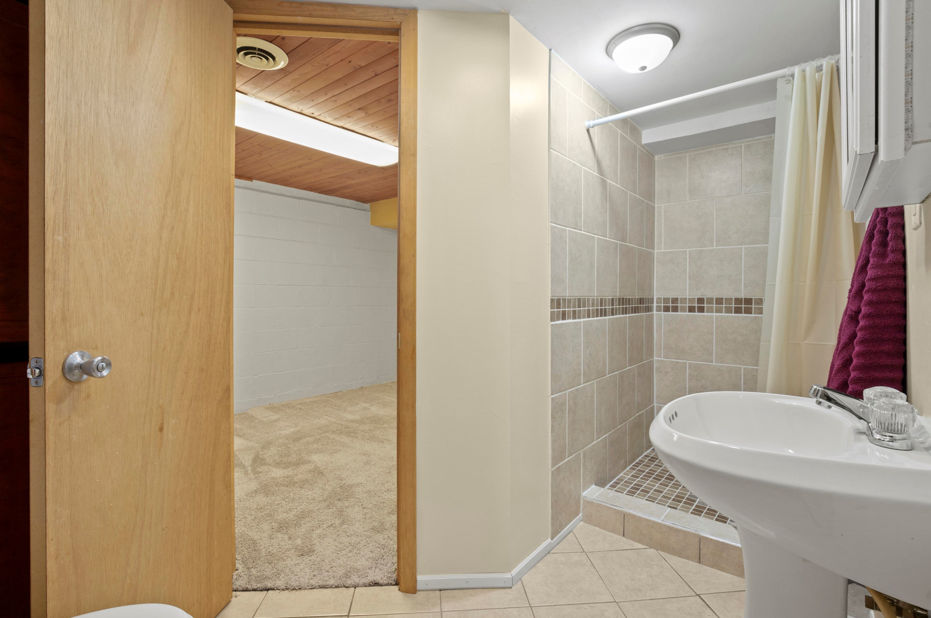 2113 Blaine Ave, Racine WI 53405-4121 exterior