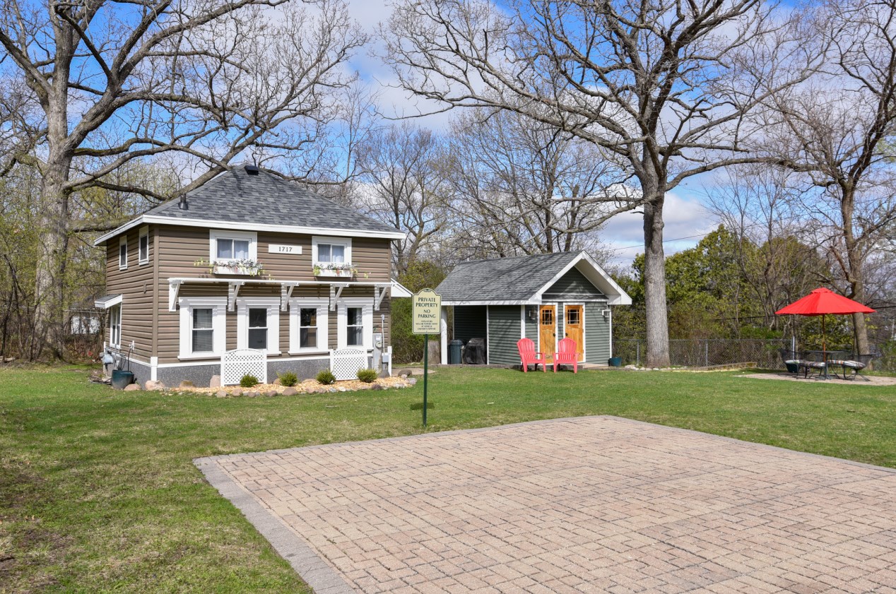 1717 Lincoln Ave, Delavan WI  53115-4010 exterior