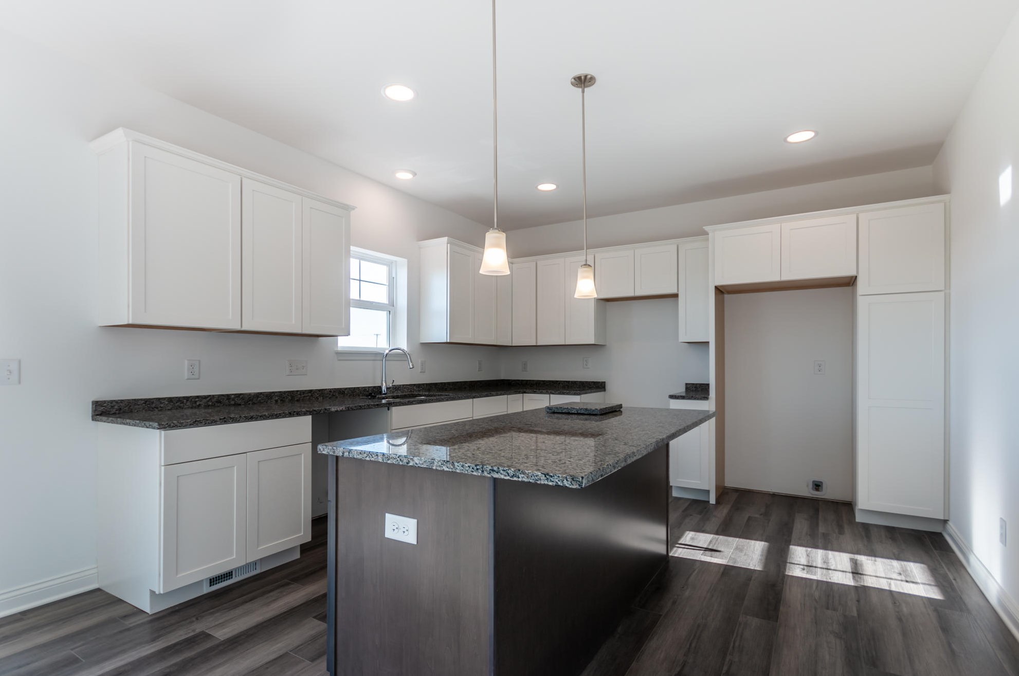 1540 Smith Ln, Delavan, WI 53115-9502