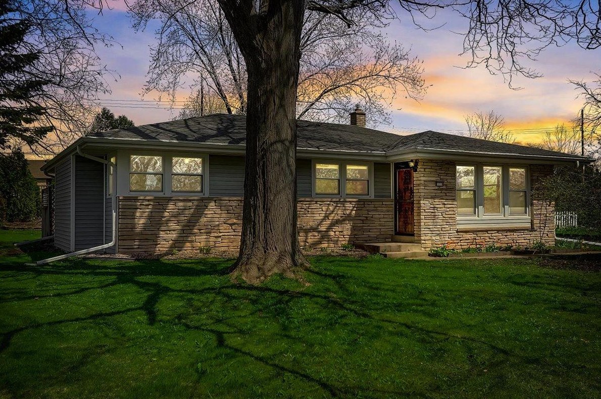 11110 Mallory Ave, Hales Corners, WI 53130-1236