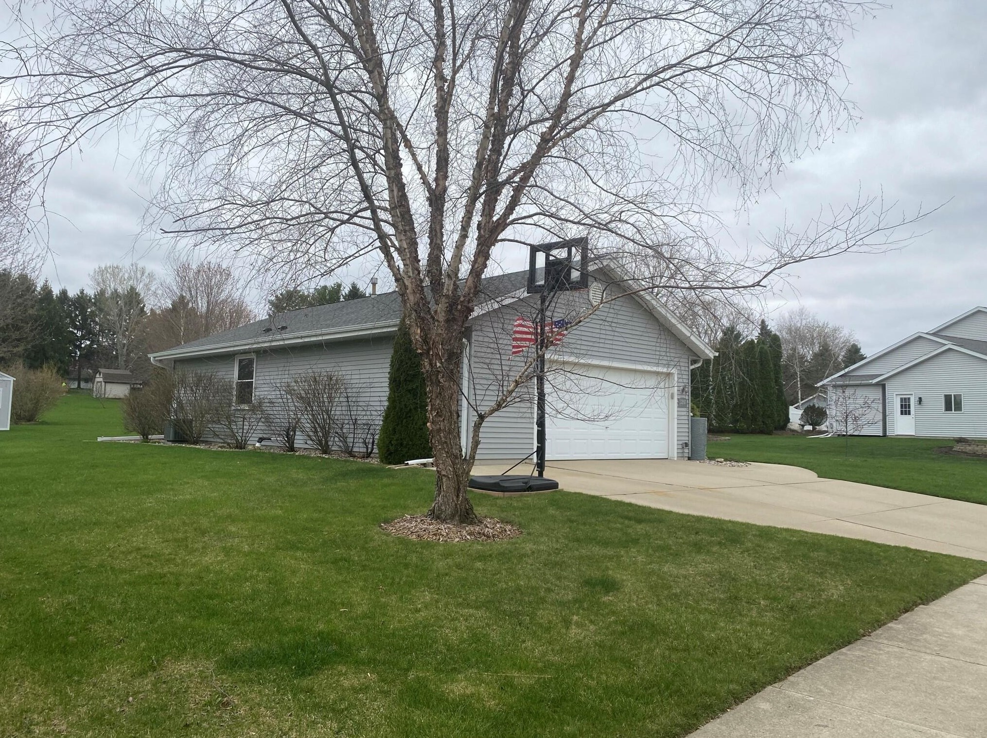 3207 Mary Ann Dr, Waukesha, WI 53188