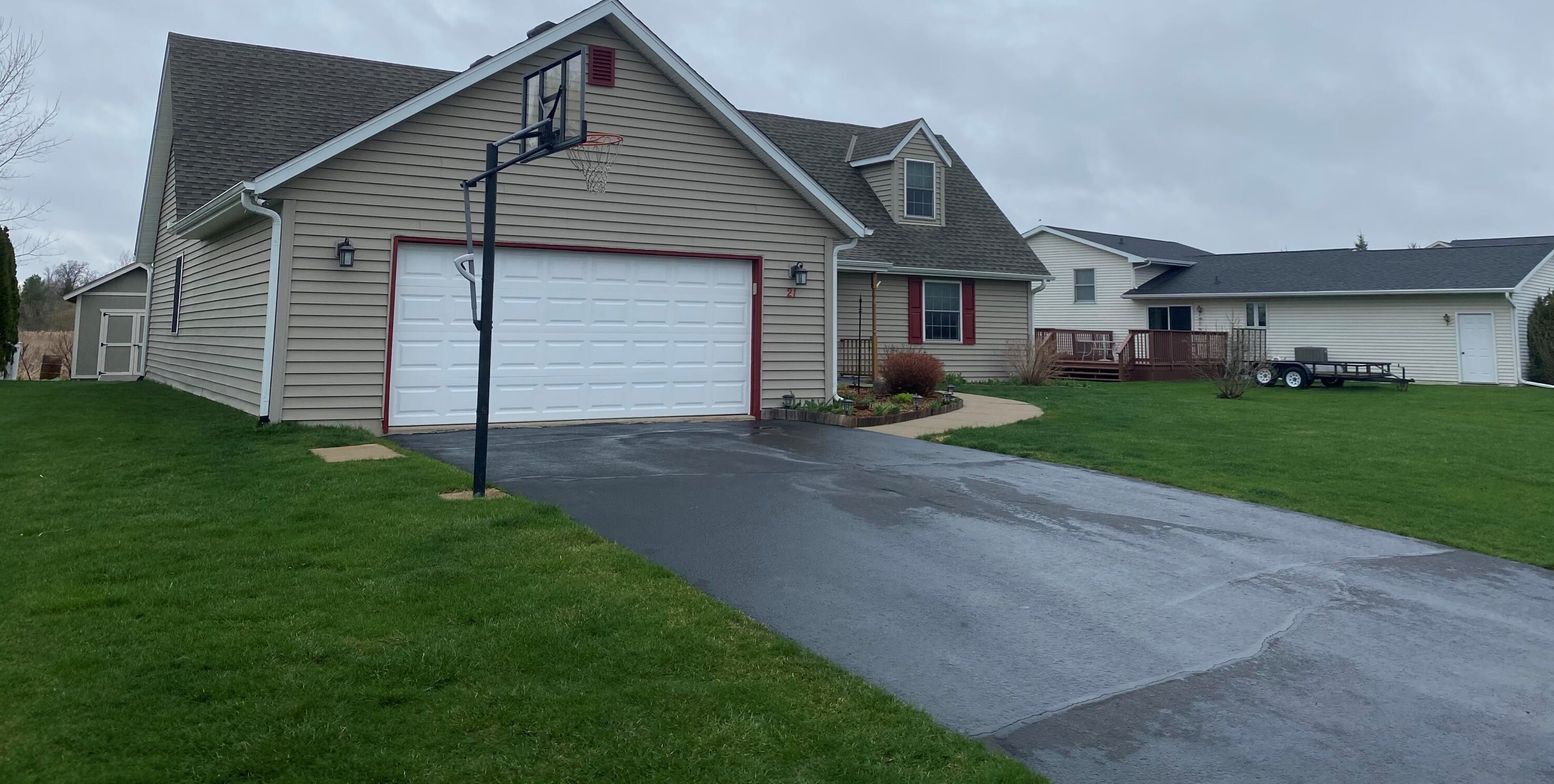 21 Sedgemeadow St, Elkhorn, WI 53121-4227