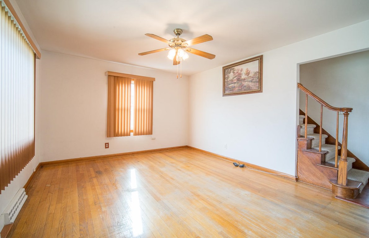 709 Blake Ave, South Milwaukee WI  53172-3827 exterior