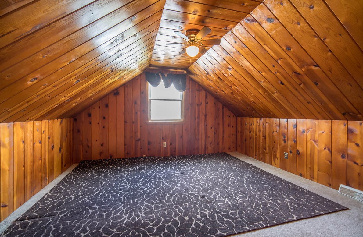 709 Blake Ave, South Milwaukee WI  53172-3827 exterior