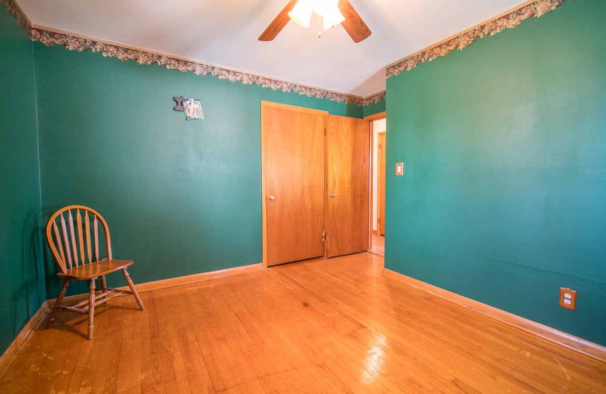 709 Blake Ave, South Milwaukee WI  53172-3827 exterior