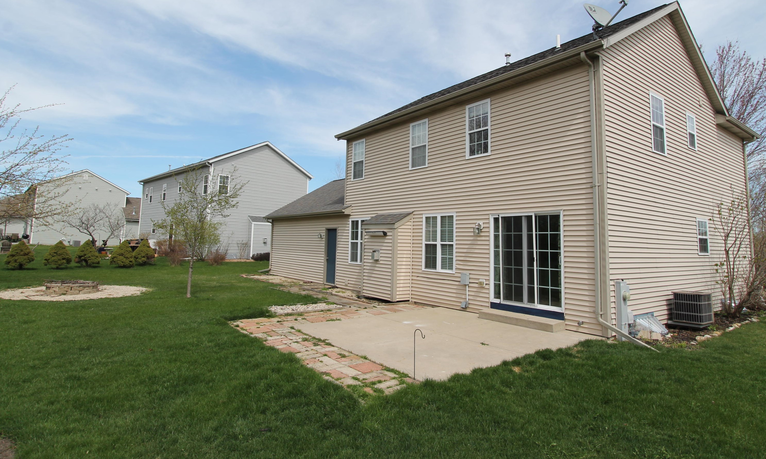 42 Sedgemeadow St, Elkhorn, WI 53121-4227