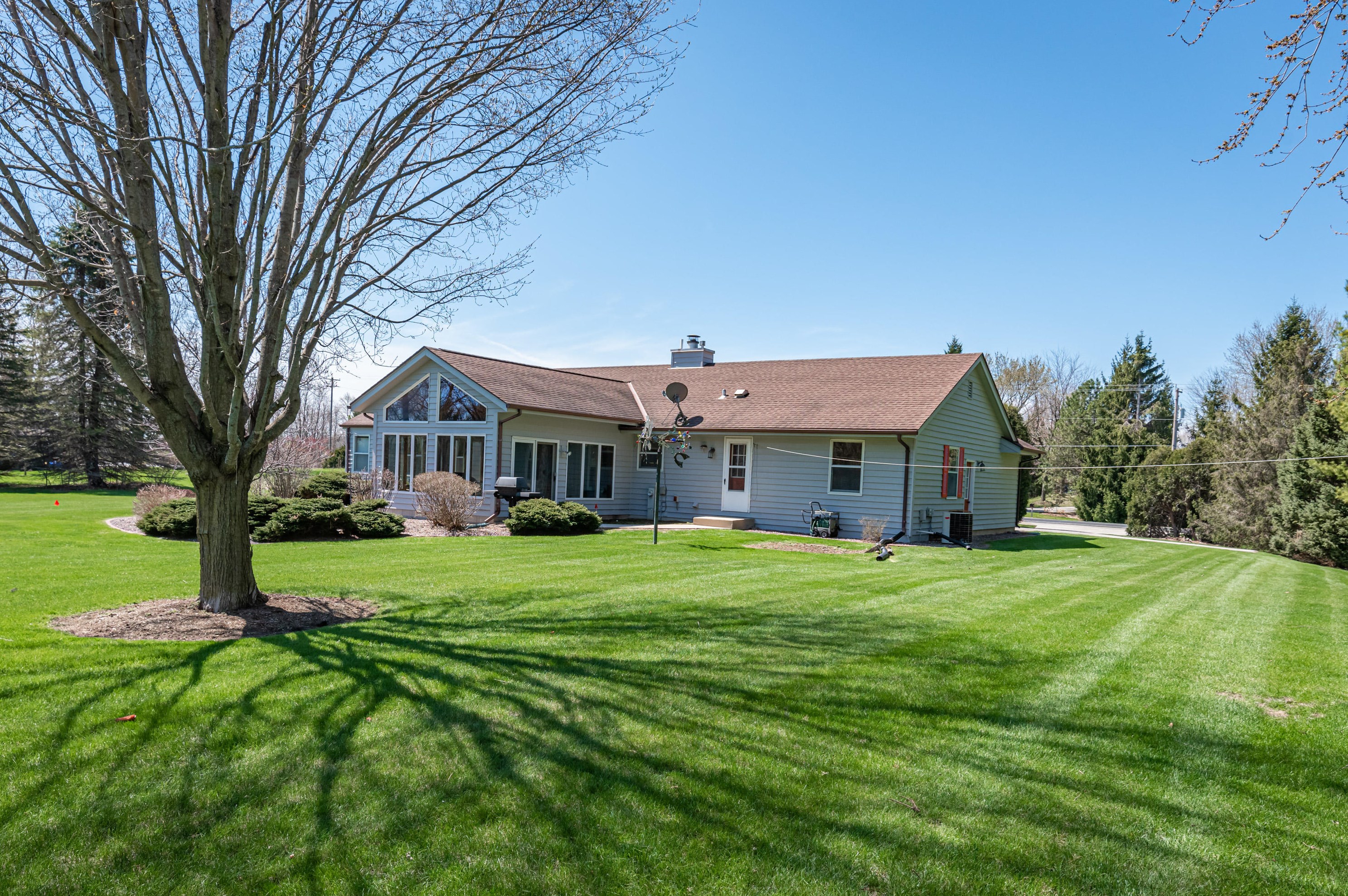 2128 County Rd I, Grafton, WI 53024